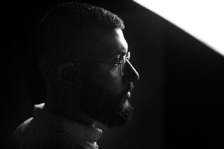 YouTube har strammet reglerne for, hvad man må og ikke må sige på deres platforme. Da Kevin Shakir anmeldte en video, han mente brød retningslinjerne, modtog han trusler og chikane fra utilfredse brugere. Foto: Ditte Valente