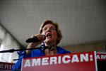 
    Demokraterne Elizabeth Warren (foto) og Bernie Sanders, der repræsenterer venstrefløjen i USA's Demokratiske Parti, er de store aktører ved en ny debatrunde tirsdag aften amerikansk tid mellem de demokratiske kandidater til præsidentposten REUTERS/Eric Thayer/File Photo
   Foto: Eric Thayer/Ritzau Scanpix