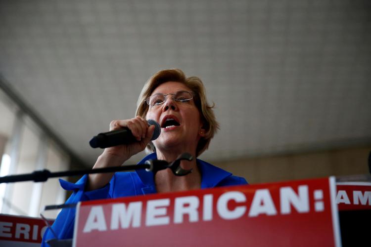 
    Demokraterne Elizabeth Warren (foto) og Bernie Sanders, der repræsenterer venstrefløjen i USA's Demokratiske Parti, er de store aktører ved en ny debatrunde tirsdag aften amerikansk tid mellem de demokratiske kandidater til præsidentposten REUTERS/Eric Thayer/File Photo
   Foto: Eric Thayer/Ritzau Scanpix