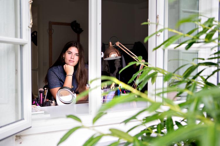 16-årige Maiken Schjødt skrev et brev til undervisningsministeren, da hun dumpede optagelsesprøven til gymnasiet i juni. Nu lytter magten og ændrer reglerne, så Schjødt kan starte sin uddannelse alligevel. Foto: Mathilde Bech