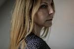 »Jeg er ikke bange for at blive ensom uden børn. Man kan bare elske dem, der allerede er der. Det er jo ikke, fordi vi mangler mennesker«, siger Liselotte Skovgaard. 

   Foto: Mads Nissen/POLFOTO