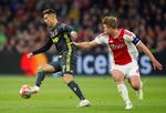  Cristiano Ronaldo og  Matthijs de Ligt var modstandere i Champions League for nogle måneder siden. Nu er de holdkammerater og kæmper om den samme pris.  Foto: Wolfgang Rattay/Ritzau Scanpix