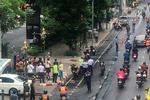 Sådan så der ud efter en af morgenens seks eksplosioner i Bangkok. Foto: Twitter @yrnmxsk/Ritzau Scanpix