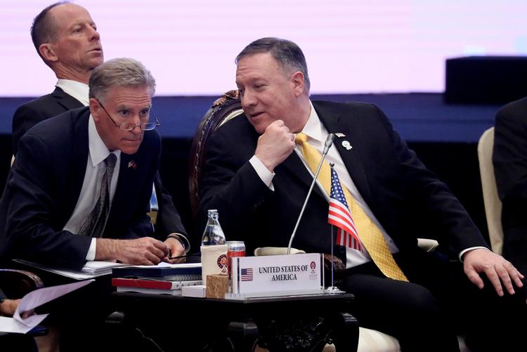 Mike Pompeo meddeler fredag, at USA nu officielt har opsagt IFN-aftalen.
   Foto: Jonathan Ernst/Ritzau Scanpix