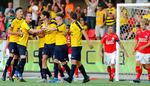 I sine første 66 kampe i Superligaen havde Rasmus Minor Petersen scoret 1 mål, men mod Silkeborg scorede den 30-årige forsvarsspiller  yderligere 2 efter henholdsvis et langt indkast og et hjørnespark.
   Foto: Johnny Pedersen/Ritzau Scanpix