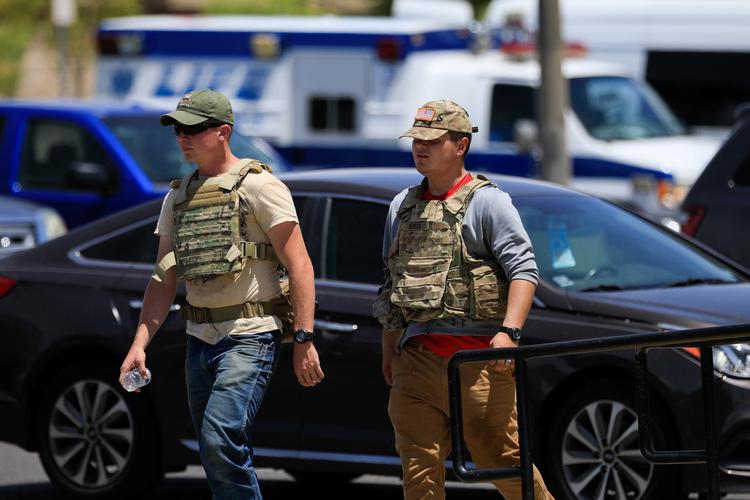 »Vi har mellem 15 og 20 ofre, men vi kender ikke antallet af døde, siger Texas' justitsminister, Dan Patrick, til Fox News. REUTERS/Jorge Salgado
   Foto: Stringer/Ritzau Scanpix