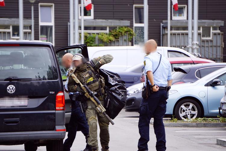Østjyllands Politi har søndag anholdt en 27-årig mand. Foreløbig er han sigtet for trusler på livet. Foto: Presse-fotos.dk/Ritzau Scanpix