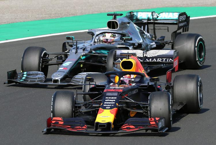 Max Verstappen måtte overlade førstepladsen til Lewis Hamilton på fjerdesidste omgang.  Foto: Ferenc Isza/Ritzau Scanpix