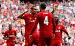 Joel Matip (tv.) fejrer med Virgil van Dijk udligningen til 1-1 i anden halvleg af duellen på Wembley.
   Foto: David Klein/Ritzau Scanpix