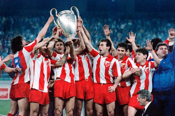 I straffesparkskonkurrencen i finalen i Bari scorede Robert Prosinecki, Dragisa Binic, Miodrag Belodedici, Sinisa Mihajlovic og Darko Panev for Røde Stjerne. 
   Foto: Jacques Demarthon, Patrick Hertz/Ritzau Scanpix