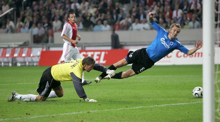 Da Ajax i 2006 kvalificerede sig til Champions League-gruppespillet scorede Michael Silberbauer (th.) det ene af målene i 2-0-sejren over Ajax. Foto: Lars Poulsen/POLFOTO