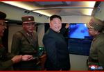 Den nordkoreanske leder, Kim Jong-un, er kendt for at være særdeles dygtig til at spille det politiske spil i forhold til USA og Sydkorea. Foto: Kcna/Ritzau Scanpix