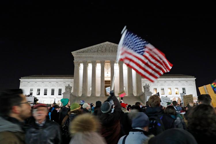 Den amerikanske højesteret har i en række sager på det sidste dømt til fordel for præsident Trump og hans regering, skriver professor Helle Porsdam. 
   Foto: Alex Brandon/AP