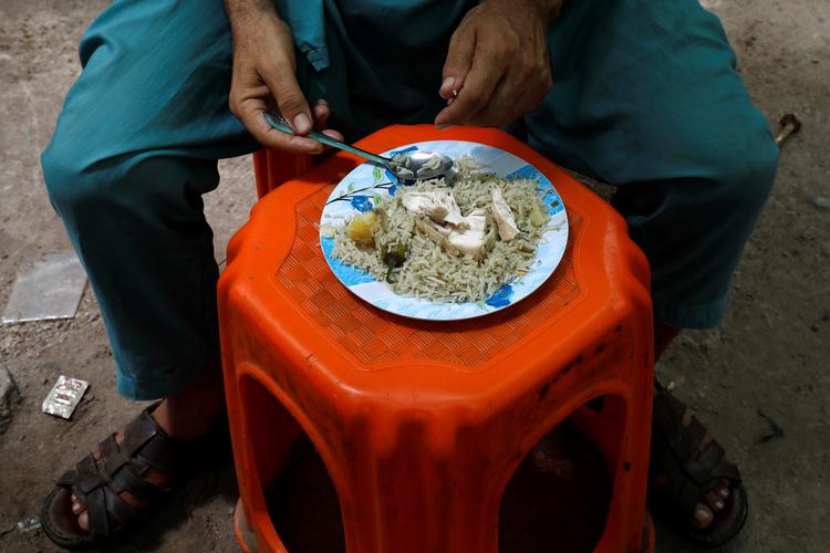 Forskeren Lewis Ziskas studie viser, hvordan ris mister næringsstoffer som konsekvens af den stigende mængde kuldioxis i atmosgf Foto: Akhtar Soomro/Ritzau Scanpix