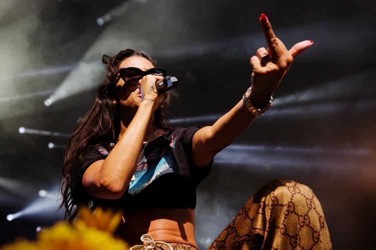 Her ses Medina på scenen under Smukfest i 2018. Hun spiller også på festivalen i år. Arkivfoto Emma Sejersen