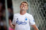 Jens Stages skifte fra AGF til FCK medførte, at en galning begik et brandattentat på spillerens lejlighed i Aarhus. På banen har Jens Stage optrådt med ro og autoritet.  Foto: Jens Dresling