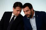 Matteo Salvini (th.) sammen med Italiens regeringschef, Giuseppe Conte. Foto: Filippo Monteforte/Ritzau Scanpix