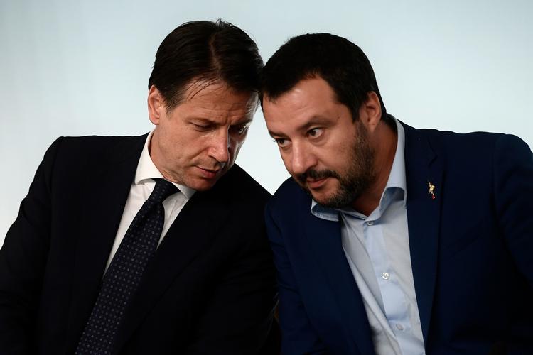 Matteo Salvini (th.) sammen med Italiens regeringschef, Giuseppe Conte. Foto: Filippo Monteforte/Ritzau Scanpix