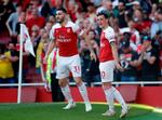  Mesut Özil (th.) og Sead Kolasinac  står over mod Newcastle.  Foto: Matthew Childs/Ritzau Scanpix