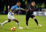 Mathias 'Zanka' Jørgensen (tv.) i aktion for Huddersfield, som efter nedrykning fra Premier League ikke ønskede at beholde den danske forsvarer i klubben.
   Foto: Andrew Yates/Ritzau Scanpix