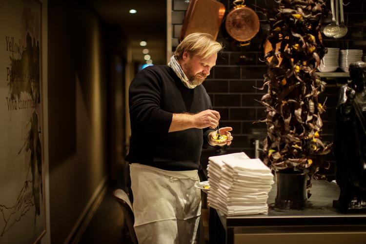 
Kasper Fogh elsker god mad og har arbejdet som udviklingschef i Food Organisation of Denmark og som madanmelder på Politiken.
   Foto: Emma Sejersen/POLFOTO