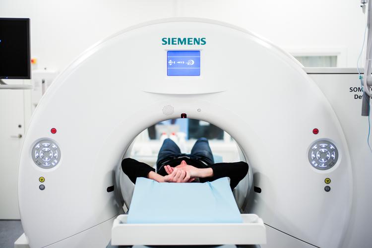 Seks ud af ti danskere med en kræftdiagnose overlever deres sygdom i fem år eller mere, oplyser Kræftens Bekæmpelse. Overlevelsen er på ti år steget markant. Foto: Rasmus Flindt Pedersen/POLFOTO