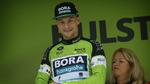 Sam Bennett synes at være yderst tilfreds med at bære den grønne førertrøje i BinckBank Tour. 