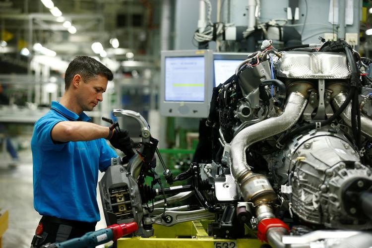 Handelskrigen  og dieselmotorens dårlige omdømme efter Dieselgate og klimadebatten  ra mmer tysk bilindustri og trækker hele eksporten nedad.
   Foto: Ralph Orlowski/Ritzau Scanpix
