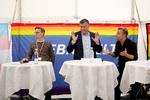  Ørsteds strategi- og kommunikationsdirektør, Jakob Askou Bøss (tv.), ligestillingsminister for Socialdemokratiet, Mogens Jensen, og direktør i AIDS-Fondet, Andreas Gylling Æbelø, mødtes til en snak om fænomenet ’LGBT washing’ og hvorfor mangfoldighed og inklusion er så vigtigt på arbejdspladsen og i samfundet generelt.
   Foto: Peter Hove Olesen/POLFOTO