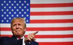 USA's præsident, Donald Trump, støtter idéen om baggrundstjek af personer, der vil købe skydevåben.
Det siger han til journalister i Morristown i delstaten New Jersey natten til fredag dansk tid.(Photo by Nicholas Kamm / AFP) / 
   Foto: Nicholas Kamm/Ritzau Scanpix