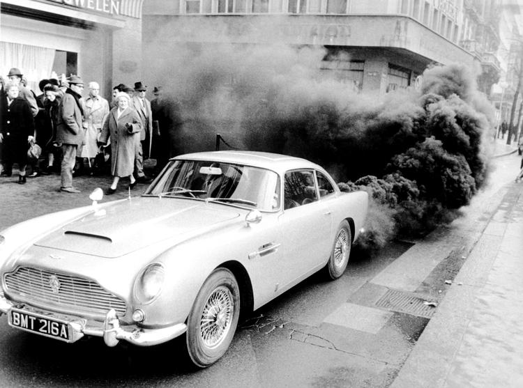 Her ses et fotografi fra Schweiz i 1965, hvor sportsvognen trillede gennem Zurich.
   Foto: Uncredited/Ritzau Scanpix