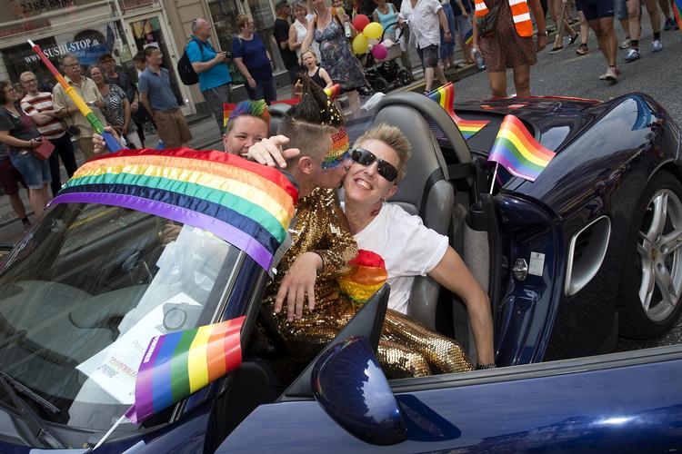 
    Arkivfoto:  Copenhagen Pride dansede gennem gaderne og hyldede kærlighed.
   Foto: Finn Frandsen/POLFOTO