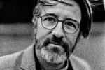 Kunstneren Olafur Eliasson ønsker, at de nordiske lande går sammen og stiller sig forrest i kampen mod klimaforandringer. Søndag er den dansk-islandske kunstner på Island, hvor borgerne mindes den første gletsjer, der ikke længere kan kaldes en gletsjer.  Foto: Miriam Dalsgaard/POLFOTO