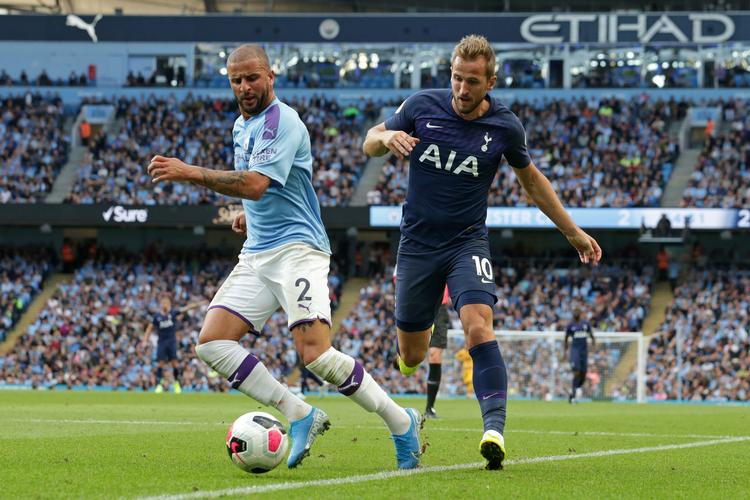 
    Manchester City's Kyle Walker (tv.) og  Tottenham  Harry Kane. Foto: Lindsey Parnaby/Ritzau Scanpix