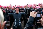 Årets Ironman i København er i fuld gang. Inden startskuddet lød, var der mange kameraer rettet mod denne atlet.  Foto: Finn Frandsen/POLFOTO