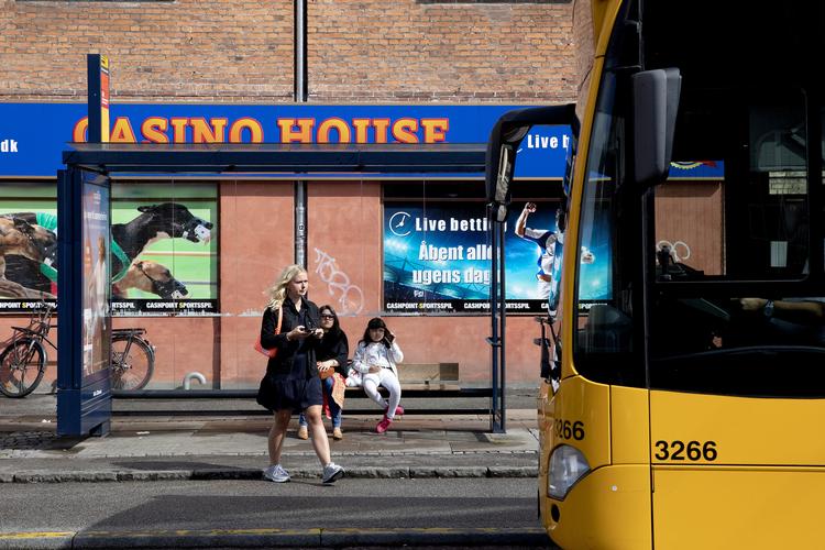 Et forslag fra DF om at gøre den kollektive trafik gratis, mødes med afmålt begejstring fra transportminister, Benny Engelbrecht (S). Foto: Finn Frandsen/POLFOTO