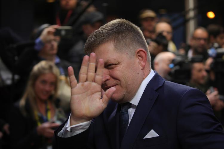  Robert Fico måtte træde af som premierminister efter dobbeltmordet på Jan Kuciak og hans forlovede. Nu mistænkes han for at have haft noget at gøre med mordet.  Foto: Olivier Matthys/Ritzau Scanpix