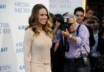 Skuespilleren Hillary Swank spiller i 'The Hunt' et medlem af den rige elite, der arrangerer menneskejagt på knap så  elitære amerikanere. Foto: Phil Mccarten/Ritzau Scanpix