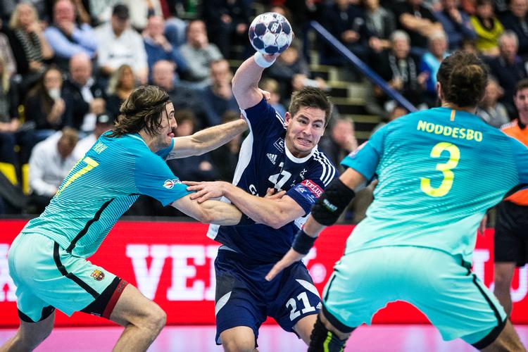 Allan Damgaard (i midten) er med til at gøre TTH Holstebro til titelbejler, men Aalborg er favoritter til at genvinde mesterskabet. Foto: Pedersen Mikkel Berg/Ritzau Scanpix