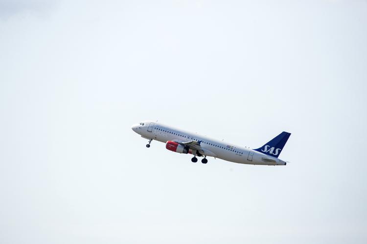 Et fly fra luftfartsselskabet SAS, der var lettet fra Københavns Lufthavn er torsdag aften nødlandet i Malmø. 
   Foto: Andreas Haubjerg/POLFOTO