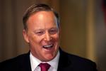 Sean Spicer blev kendt for at lyve, lukke munden på journalister og gå førend planlagt til pressemøderne i forsøget på at repræsenterer USAs præsident Donald Trump. Foto: Mike Segar/Ritzau Scanpix