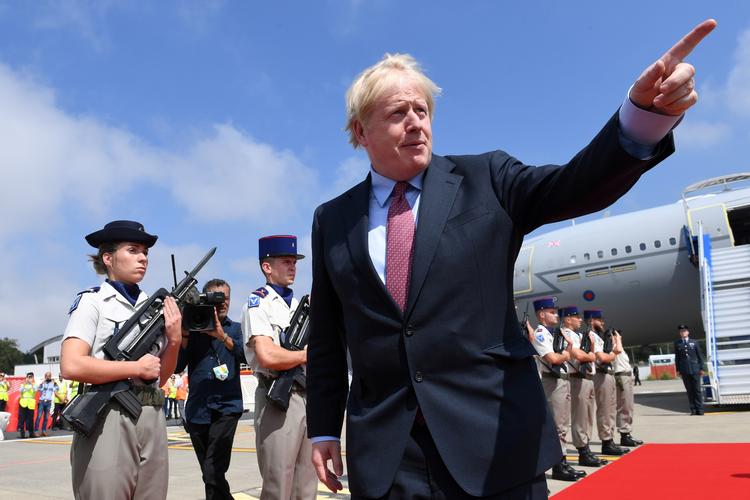 
 Storbritaniens premierminister  Boris Johnson ankommer til G7-topmødet i Frankrig.   Stefan Rousseau/Pool via REUTERS
   Foto: Pool/Ritzau Scanpix
