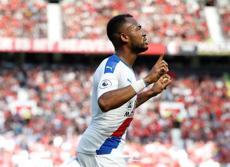 Jordan Ayew fejrer sin scoring i første halvleg på Old Trafford lørdag, hvor Crystal Palace-angriberen udnyttede en Manchester United-fejl under en af gæsternes omstillinger.
   Foto: Andrew Yates/Ritzau Scanpix
