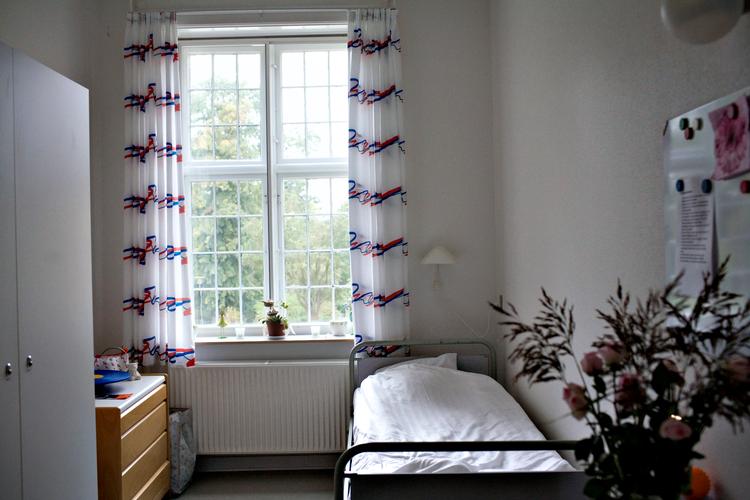 Antallet af gennemførte selvmord blandt psykiske syge er faldet siden årtusindeskiftet, men det samlede selvmordstal har været stabilt siden 2007. Her et billede fra Psykiatrisk Center Sct. Hans i Roskilde.   Foto: Miriam Dalsgaard/POLFOTO