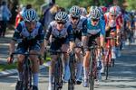 Team coloQuick med tre mand foran og en bagved Niklas Larsen i førertrøjen leverede en fremragende holdindsats på sidste etape i PostNord Danmark Rundt.
 Foto: Thomas Sjørup/Ritzau Scanpix