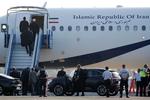 Irans udenrigsminister, Mohammad Javad Zarif, ankommer til Biarritz i Frankrig, hvor G-7-topmødet afholdes. 
   Foto: Regis Duvignau/Ritzau Scanpix