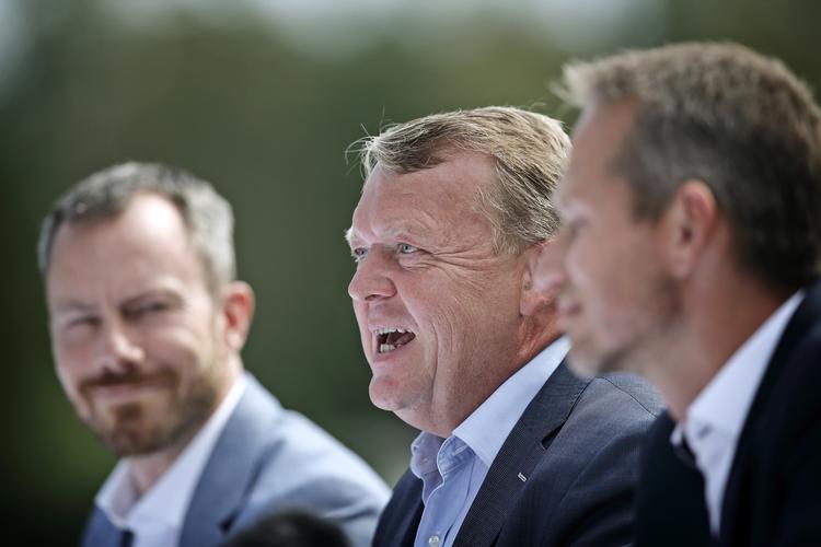 
    Arkiv: Venstre holdt tidligere på måneden  pressemøde ved partiets sommergruppemøde på Kragerup Gods. Jakob Ellemann-Jensen, Lars Løkke Rasmussen og Kristian Jensen.
   Foto: Jens Dresling/POLFOTO
