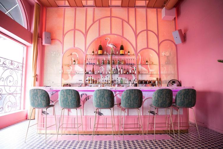 Den nyåbnede cocktailbar Blush i Dronningens Tværgade er mere lyserød end de fleste. Foto: PR