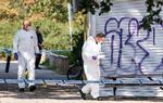 MORD. Politiets kriminalteknikere i gang med at undersøge gerningsstedet efter mordet på 31-årig kvinde i Malmø. Foto: Johan Nilsson/TT/Ritzau Scanpix
   Foto: 50090 Johan Nilsson/tt/Ritzau Scanpix