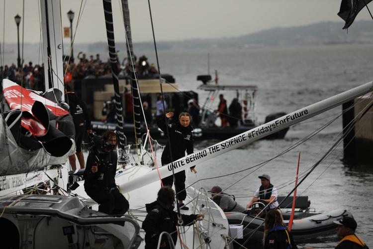 Greta Thunberg fortæller, at turen ikke var så ubehagelig, som hun havde frygtet. Hun undgik søsyge i de 15 dage på havet. Foto: Spencer Platt/Ritzau Scanpix